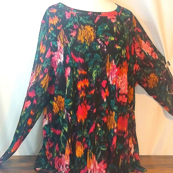 Terra And Sky Tops - Terra And Sky Multicolor Abstract Women's Top 3x